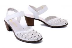 RIEKER 40991-80 white, sandały damskie. Białe sandały damskie Rieker, bez wzorów, z gumy, bez obcasa, na obcasie. Za 239.92 zł.