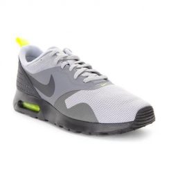 Buty do biegania męskie Nike Air Max Tavas. Szare obuwie do biegania damskie Nike, nike air max. Za 513.00 zł.