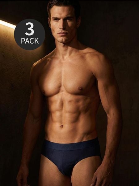 Bawełniane slipy 3 pack - granatowy. Niebieskie slipki męskie Sinsay, bez wzorów, z bawełny. Za 19.99 zł.