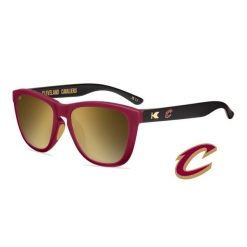 Okulary przeciwsłoneczne dla dorosłych - kategoria 3 z polaryzacją - NBA. Czerwone okulary przeciwsłoneczne męskie KNOCKAROUND, z gumy. Za 263.00 zł.