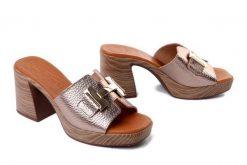 Oh! My Sandals 5635 DOYA CAVA, klapki damskie. Żółte klapki damskie Oh My Sandals, bez wzorów, ze skóry, bez obcasa. Za 339.90 zł.