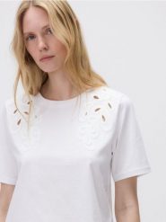 T-shirt z haftowanym wzorem - biały. Białe t-shirty damskie Reserved, l, bez wzorów, z bawełny, bez kołnierzyka. W wyprzedaży za 79.99 zł.