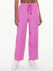 United Colors Of Benetton Spodnie materiałowe 40K6DF035 Różowy Relaxed Fit. Czerwone spodnie materiałowe damskie United Colors Of Benetton, bez wzorów, z materiału. Za 299.99 zł.