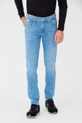 7 FOR ALL MANKIND Jeansy niebieskie Slimmy Tapered. Niebieskie jeansy męskie 7 FOR ALL MANKIND. W wyprzedaży za 599.99 zł.