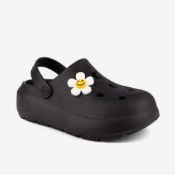Klapki damskie Coqui. Czarne klapki damskie Coqui, bez wzorów, bez obcasa. Za 135.99 zł.