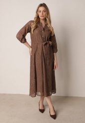 Brązowa Koronkowa Sukienka Koszulowa o Rozkloszowanym Dole z Paskiem w Talii Nesssea. Brązowe sukienki damskie Born2be, do pracy, l, bez wzorów, z koronki, biznesowe, bez kołnierzyka, bez ramiączek, midi, koszulowe. Za 229.99 zł.