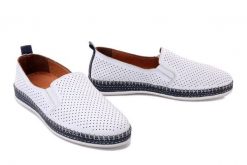 MANITU 840115-05 navy, półbuty damskie. Białe półbuty damskie Manitu, bez wzorów, ze skóry, bez obcasa. Za 255.92 zł.