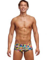 Kąpielówki Funky Trunks Junk Yard - trunki męskie. Brązowe kąpielówki męskie FUNKY TRUNKS, l, bez wzorów, z materiału, do pływania. Za 159.00 zł.