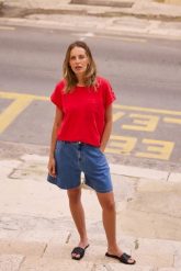 Szorty jeansowe niebieskie. Niebieskie szorty damskie MOODO, bez wzorów, z bawełny. Za 119.99 zł.