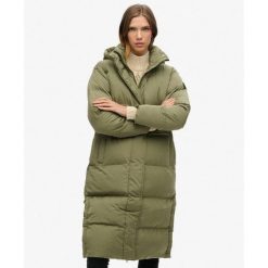 Damska długa kurtka z kapturem Superdry. Zielone kurtki damskie Superdry., na zimę, bez wzorów, z kapturem. Za 827.80 zł.