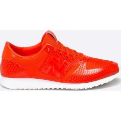 New Balance - Buty WL420DFH. Czerwone buty sportowe na co dzień damskie New Balance, bez wzorów, z materiału. W wyprzedaży za 239.90 zł.