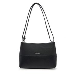 Torebka Calvin Klein. Czarne torebki klasyczne damskie CALVIN KLEIN, bez wzorów, bez dodatków. Za 199.99 zł.