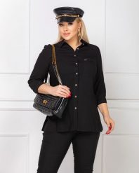 Elegancka czarna długa zapinana koszula z rękawem 3/4 PLUS SIZE XXL. Czarne koszule damskie Nasi partnerzy, plus size, bez wzorów, z poliesteru, eleganckie, bez kołnierzyka, plus size, bez ramiączek. Za 199.90 zł.
