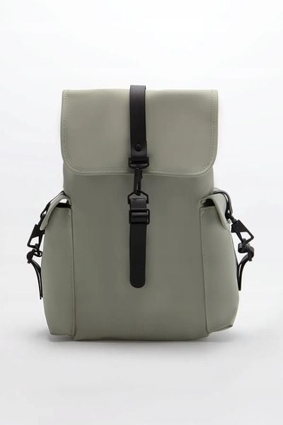 PLECAK MIEJSKI Rains Rucksack Cargo W3 13510-08 Earth. Szare plecaki damskie Rains, bez wzorów, z bawełny, eleganckie. Za 509.00 zł.