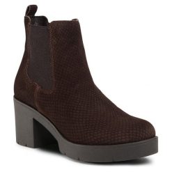 Botki Lasocki. Brązowe botki damskie Lasocki, bez obcasa, na słupku, bez zapięcia. Za 111.99 zł.