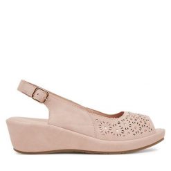 Sandały Clara Barson. Czerwone sandały damskie Clara Barson, bez wzorów, bez obcasa, na koturnie. Za 119.99 zł.