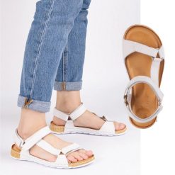 Olivier Sandały damskie barefoot-friendly – skórzane, szerokie, lekkie białe. Białe sandały damskie bez wzorów, bez obcasa. Za 367.89 zł.