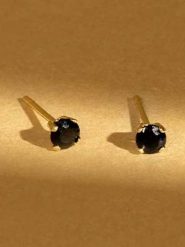 OR ÉCLAT Złote kolczyki-wkrętki "Little blue" z szafirami rozmiar: onesize. Niebieskie kolczyki damskie Or Éclat, z szafirem, złote. Za 282.99 zł.