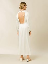 IVY & OAK Sukienka w kolorze kremowym rozmiar: 38. Brązowe sukienki damskie Ivy & Oak, bez wzorów, bez kołnierzyka, bez ramiączek, maxi. Za 320.63 zł.