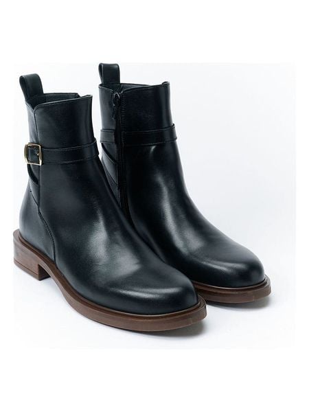 British Passport Skórzane botki w kolorze czarnym rozmiar: 39. Czarne botki damskie British Passport, bez obcasa, bez zapięcia. Za 457.95 zł.