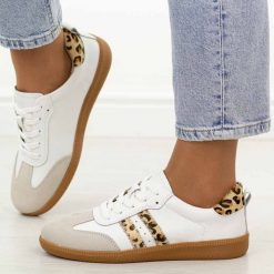 Białe skórzane półbuty damskie Filippo Dp7508/26. Białe półbuty damskie Filippo, bez wzorów, z jeansu, biznesowe, bez obcasa, na płaskiej podeszwie. Za 219.00 zł.