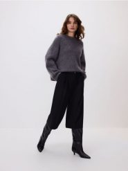 Sweter z moherem i wełną - szary. Szare swetry klasyczne damskie Reserved, l, z dzianiny, bez kołnierzyka. Za 279.99 zł.