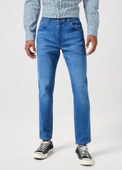 MESKIE SPODNIE WRANGLER LARSTON RUSTIC 112350841. Spodnie materiałowe męskie Wrangler, bez wzorów, z jeansu. Za 219.99 zł.