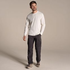 Spodnie cargo Craghoppers NosiLife III. Czarne spodnie materiałowe męskie CRAGHOPPERS, bez wzorów, sportowe. Za 442.20 zł.