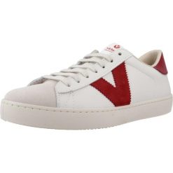 Tenisówki Victoria Model 1126142v Kolor Czerwony. Czerwone trampki i tenisówki damskie VICTORIA, bez wzorów, z tkaniny. Za 377.50 zł.