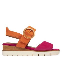 Sandały Tamaris. Czerwone sandały damskie Tamaris, bez wzorów, bez obcasa, na koturnie. Za 229.99 zł.