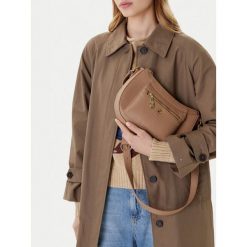 Torebka Beverly Hills Polo Club. Brązowe listonoszki damskie Beverly Hills Polo Club, bez wzorów, bez dodatków. Za 159.99 zł.
