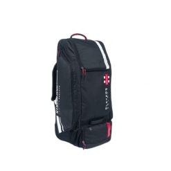 Torba na kółkach Gray-Nicolls Select. Czarne torebki klasyczne damskie GRAY-NICOLLS, bez wzorów, bez dodatków. Za 616.50 zł.