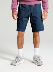 Szorty jogger - niebieski. Niebieskie szorty męskie Sinsay, bez kołnierzyka. W wyprzedaży za 27.99 zł.