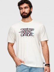 Bawełniany męski T-shirt z printem Ombre - biały V2 - Rozmiar: M. Białe t-shirty męskie Ombre Clothing, m, bez wzorów, z bawełny, bez kołnierzyka. W wyprzedaży za 69.99 zł.