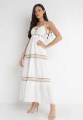Biała Sukienka Chrysis. Białe sukienki damskie Born2be, m, z aplikacjami, z bawełny, boho, bez kołnierzyka, bez ramiączek, maxi, rozkloszowane. W wyprzedaży za 191.99 zł.