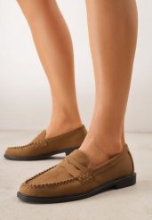 Jasnobrązowe Mokasyny VICES ze Skórzaną Wkładką Ozdobione Przeszyciami Nicogeus. Brązowe mokasyny damskie Born2be, z jeansu. Za 89.99 zł.
