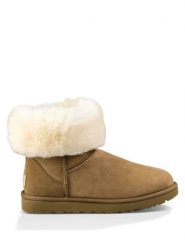 UGG Skórzane botki "Classic Short" w kolorze jasnobrązowym rozmiar: 39. Brązowe botki damskie Ugg, z wełny, z okrągłym noskiem, bez obcasa, bez zapięcia. Za 523.38 zł.