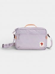 Torba Fjallraven High Coast Crossbody. Fioletowe torebki klasyczne damskie Fjällräven, bez wzorów, z materiału, bez dodatków. Za 340.99 zł.