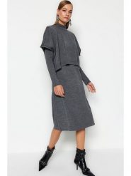 Trendyol Sukienka w kolorze szarym rozmiar: L. Szare sukienki damskie Trendyol, l, bez wzorów, bez kołnierzyka, bez ramiączek, maxi. Za 100.99 zł.