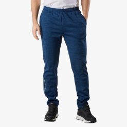 Spodnie treningowe męskie Swedemount Training Logo Pants II. Niebieskie spodnie dresowe męskie SWEDEMOUNT, bez wzorów, z dresówki. Za 199.99 zł.