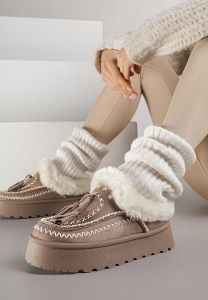 Ciemnobeżowe Śniegowce na Platformie Ozdobione Frędzlami i Haftem Ezivelle. Brązowe śniegowce damskie Renee. Za 109.99 zł.