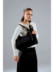 Vince Camuto Torebka "Cremona" w kolorze czarnym - 38 x 24 x 15 cm rozmiar: onesize. Czarne torebki klasyczne damskie Vince Camuto, bez wzorów, z materiału, bez dodatków. Za 164.02 zł.