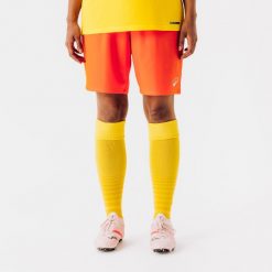 Spodenki piłkarskie Kipsta Viralto Club. Brązowe szorty męskie KIPSTA, bez wzorów, z elastanu, sportowe. Za 39.99 zł.