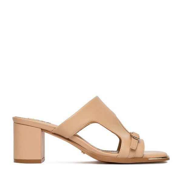 Klapki MEXX. Brązowe klapki damskie Mexx, bez wzorów, bez obcasa. Za 279.99 zł.