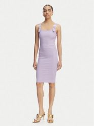 Versace Jeans Sukienka codzienna 80HAO943 J0198 Fioletowy Slim Fit. Fioletowe sukienki damskie Versace Jeans, na co dzień, bez wzorów, z bawełny, bez kołnierzyka, bez ramiączek, proste. Za 1,029.00 zł.