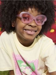 Okulary przeciwsłoneczne w kształcie motyla - różowy. Czerwone okulary przeciwsłoneczne dziecięce Sinsay. Za 9.99 zł.