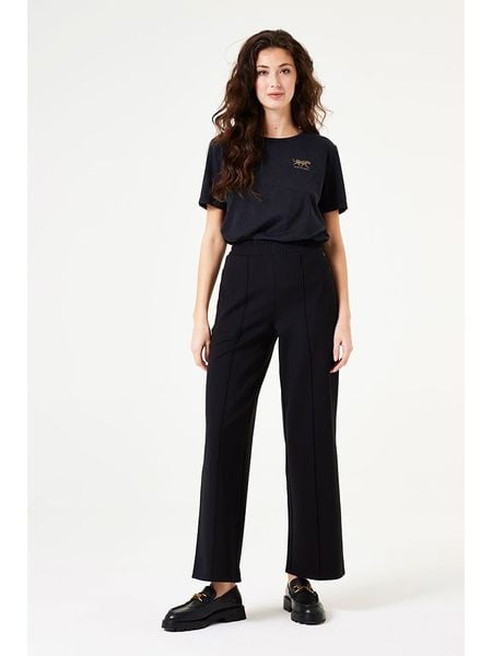 Garcia Koszulka w kolorze czarnym rozmiar: S. Czarne bluzki damskie Garcia, s, bez wzorów, z bawełny, bez kołnierzyka. Za 52.30 zł.