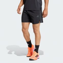 Szorty Tech Essentials Workout 3-Stripes. Czarne szorty męskie Adidas, na fitness i siłownię. Za 199.00 zł.