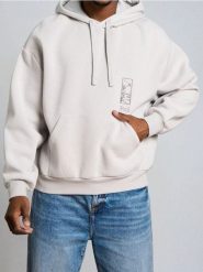 Bluza z kapturem Comfort Fit z haftem - kremowy. Białe bluzy z kapturem męskie Sinsay, l. Za 59.99 zł.