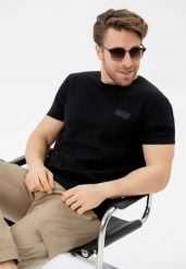 Bawełniany t-shirt, Comfort Fit, T-INDU. T-shirty męskie Volcano, m, bez wzorów, z bawełny, bez kołnierzyka. Za 59.99 zł.